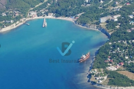 Участок у самого синего моря ...